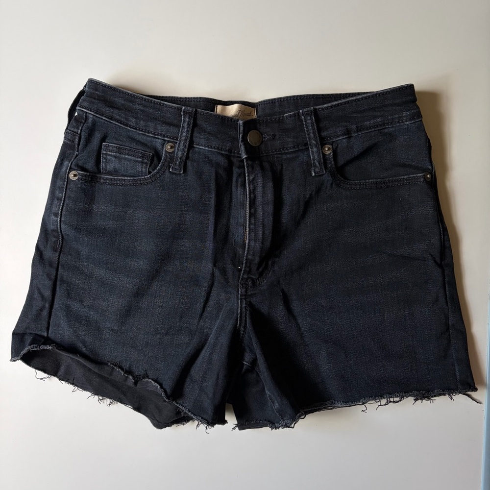 Universal Thread Shorts - Picture 2 of 2